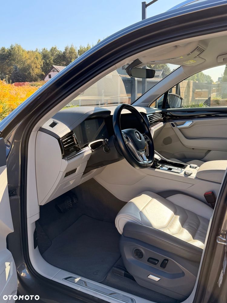Volkswagen Touareg - 15