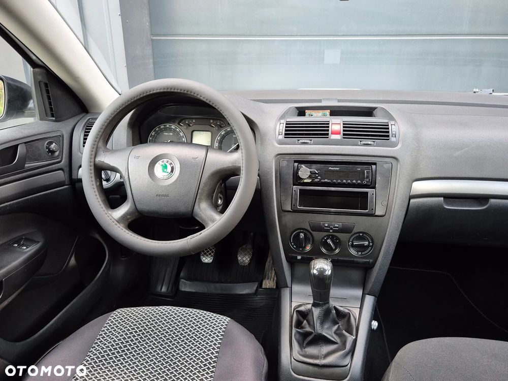 Skoda Octavia 1.6 Elegance - 6