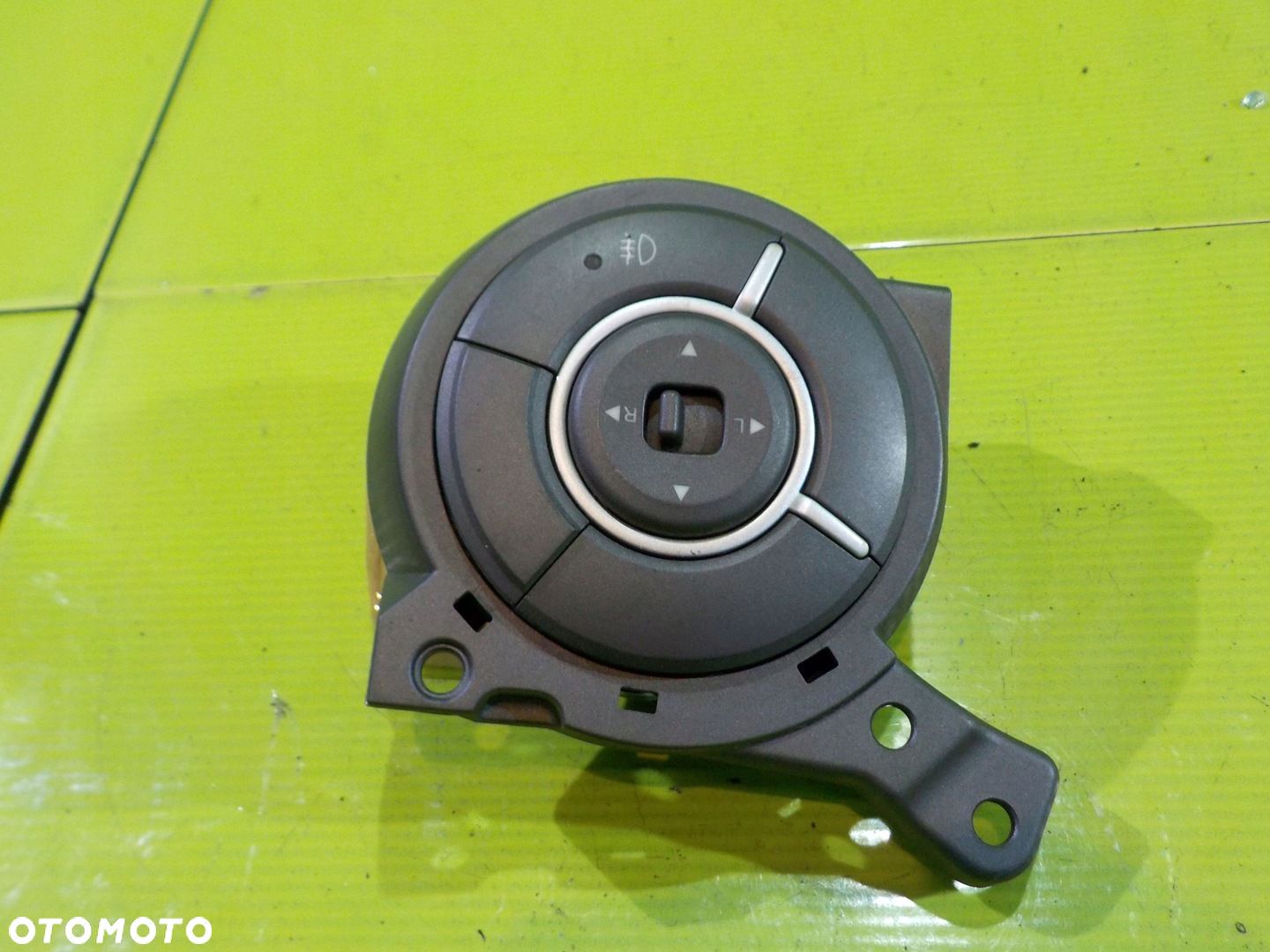 KYRON LIFT 11 przelacznik regulator lusterek - 1