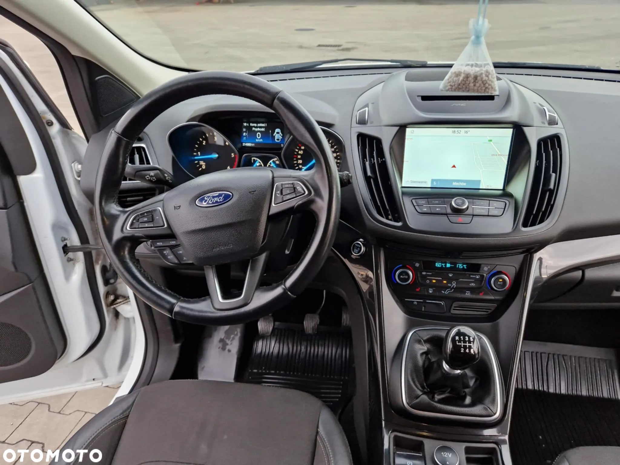 Ford Kuga 2.0 TDCi 2x4 Black & Silver - 22