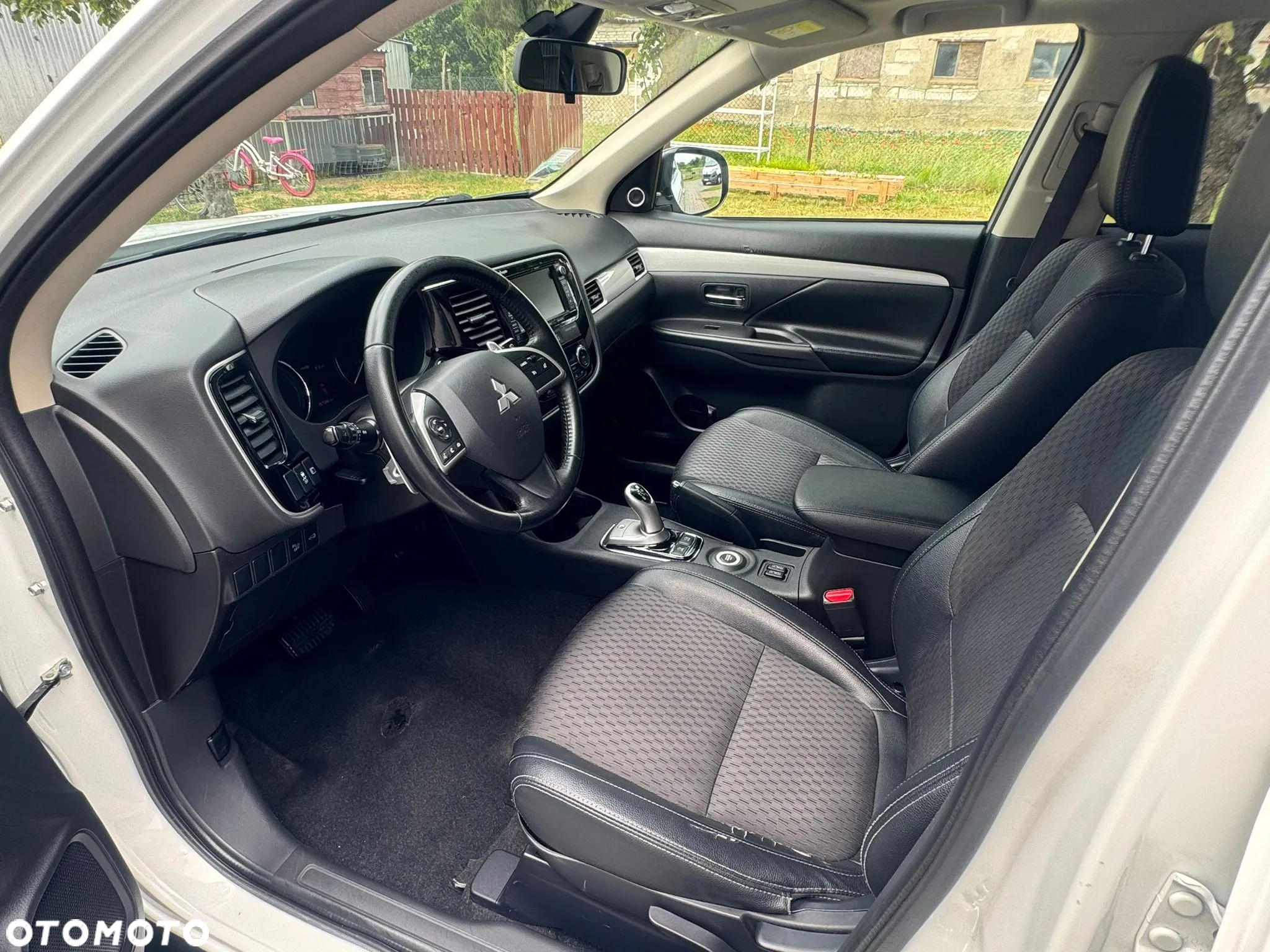 Mitsubishi Outlander - 8