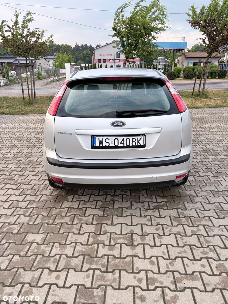 Ford Focus 1.6 16V Ambiente - 6