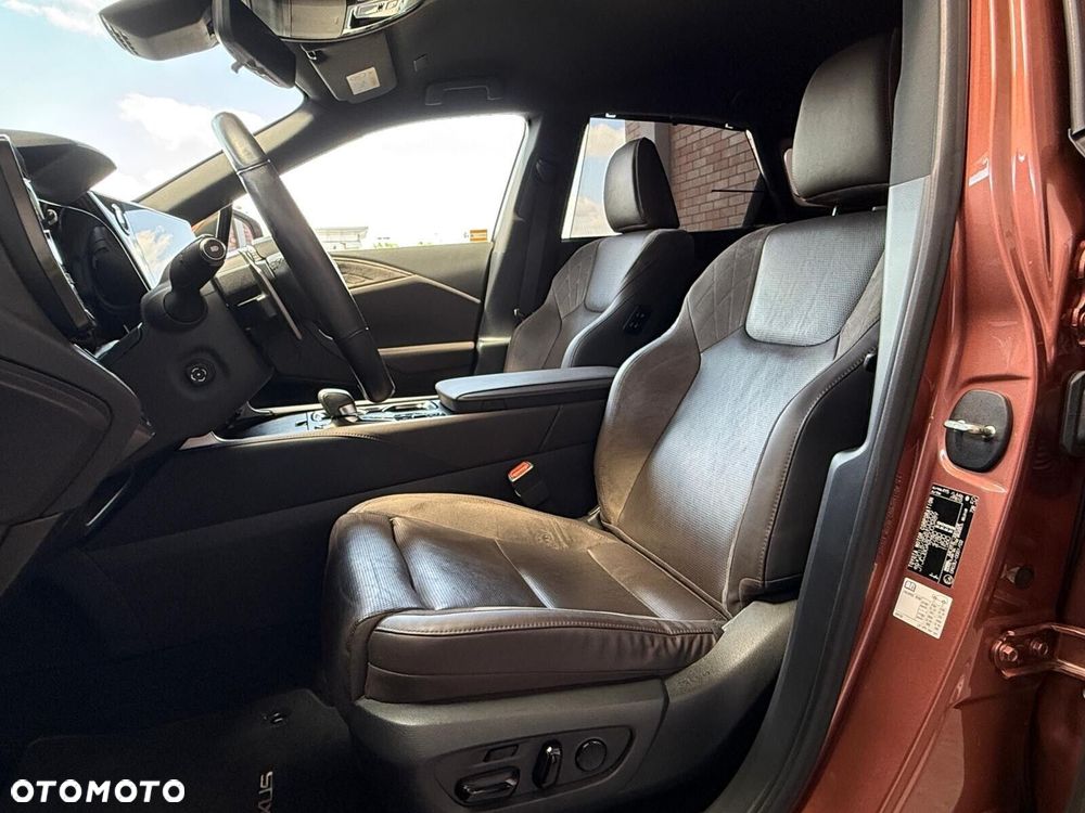 Lexus RX - 12