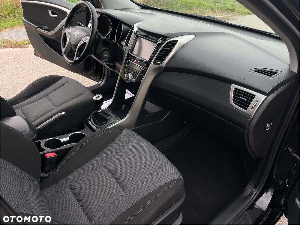 Hyundai i30 Kombi 1.6 CRDI Style - 16