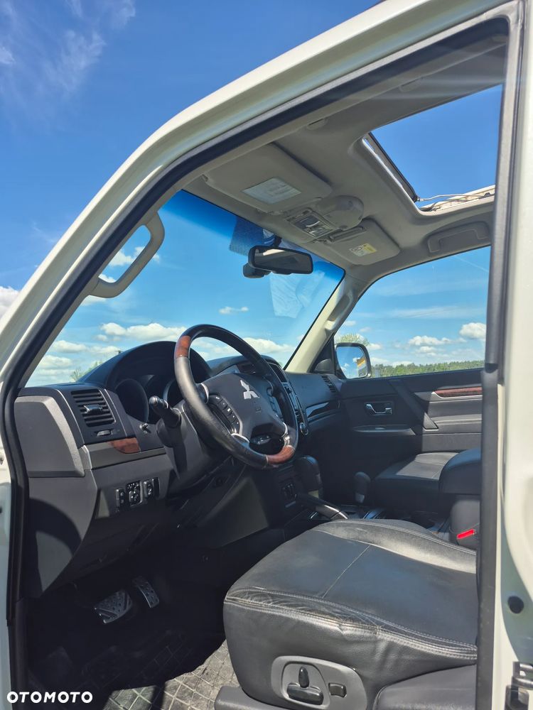 Mitsubishi Pajero 3.2 DI-D Automatik Final Edition - 11