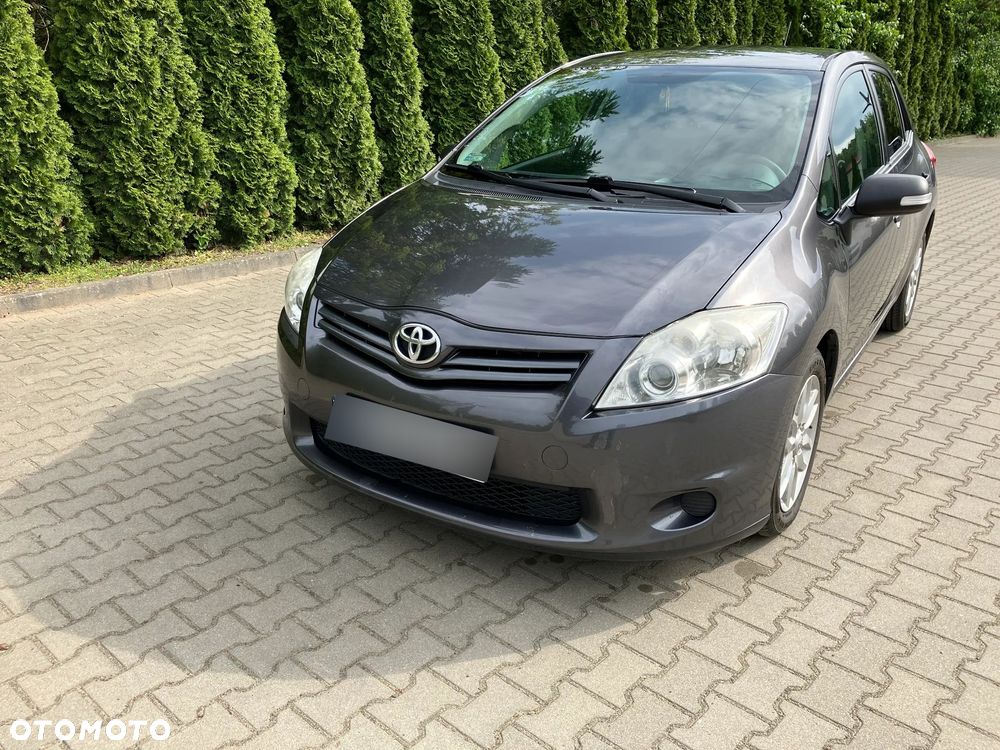 Toyota Auris - 1