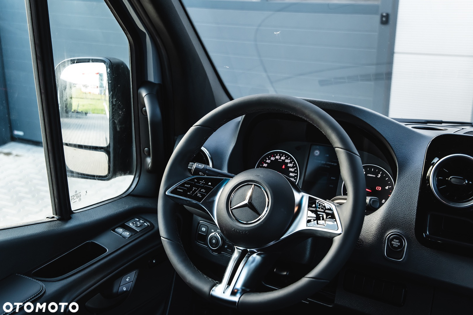 Mercedes-Benz Sprinter - 14