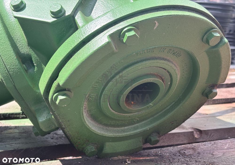 John Deere C670 T5 400 500 T550 T560 T660 Przekładnia Napędu Omłotu H223193 H158555 - 3