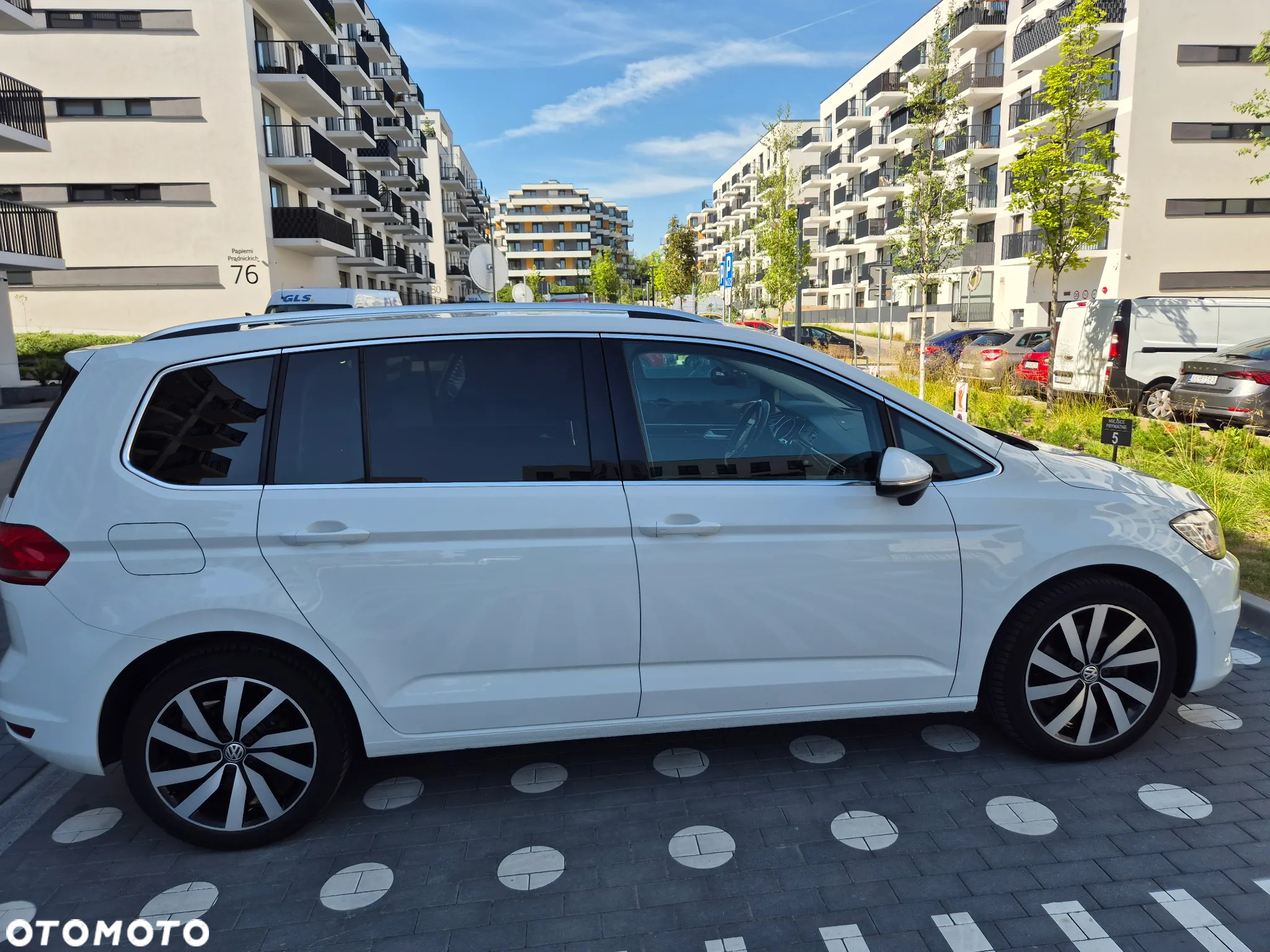 Volkswagen Touran 2.0 TDI BMT Highline - 4