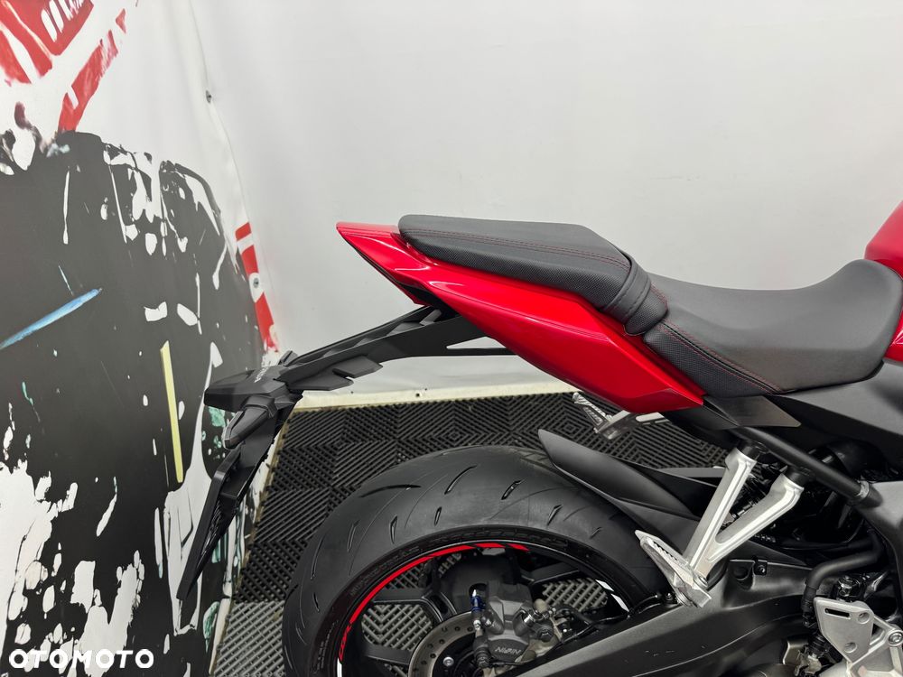 Honda CBR - 32
