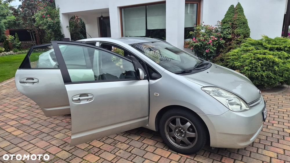Toyota Prius 1.5 VVT-i Sol - 17