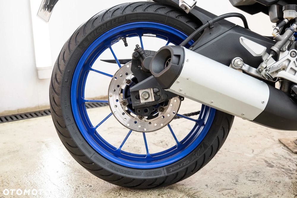 Yamaha MT - 32