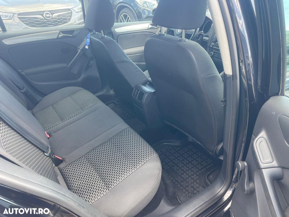 Volkswagen Golf 1.6 TDI DPF Trendline - 14