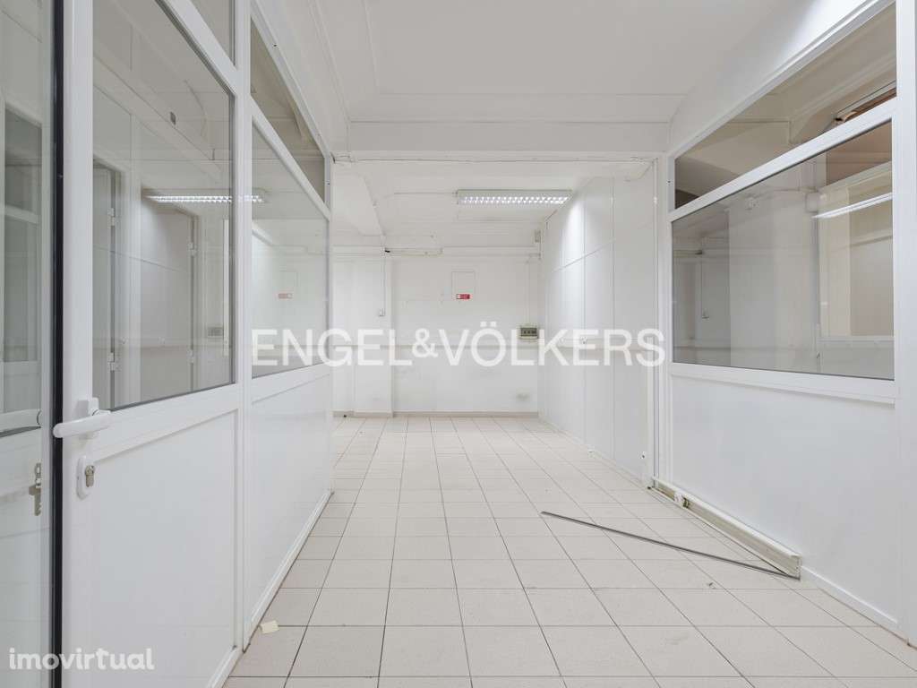 Amplo Espaço Comercial em Alvalade - Grande imagem: 5/27