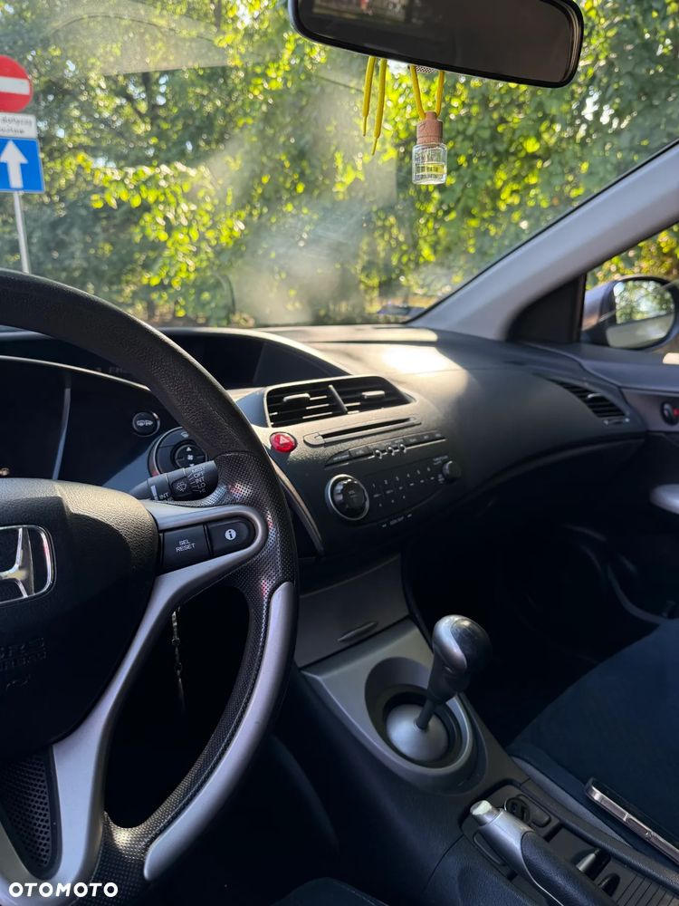 Honda Civic 1.8 Comfort - 23