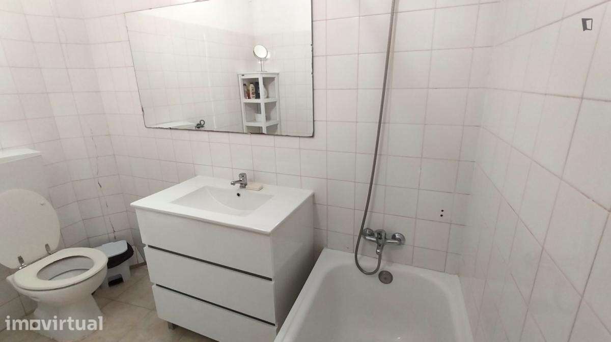 Quarto - localizado em Picoas Lisbon - Grande imagem: 2/11