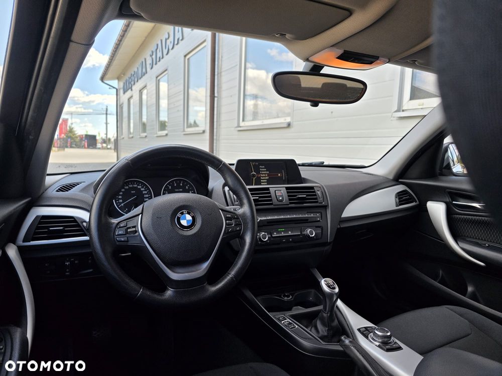 BMW Seria 1 116i - 24