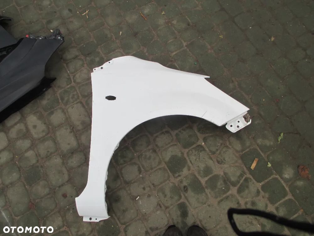 Błotnik prawy AGILA B - 1