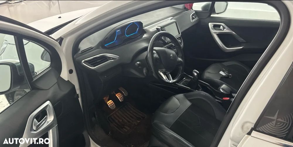 Peugeot 2008 - 5
