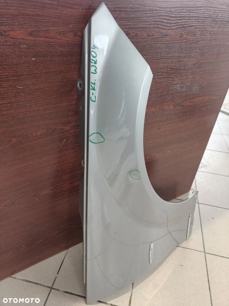 Mercedes C Klasa W204 prawy błotnik przedni - 2