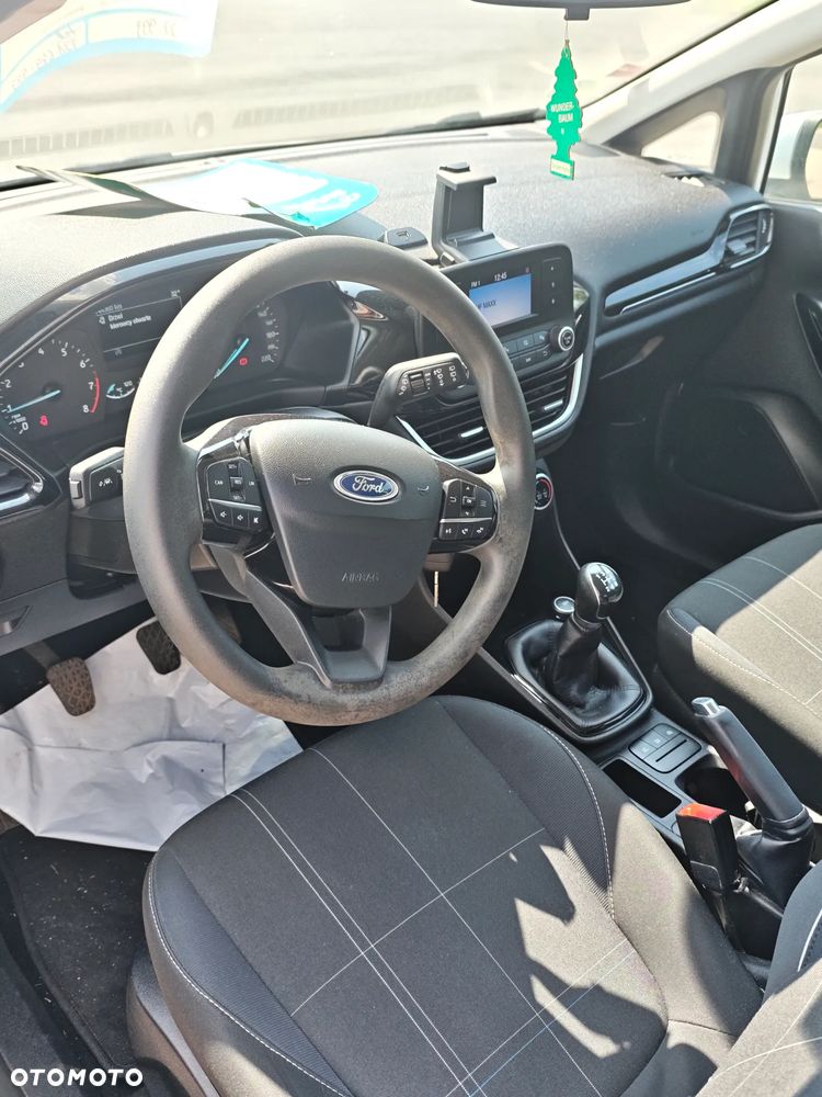 Ford Fiesta 1.1 S&S TREND - 9