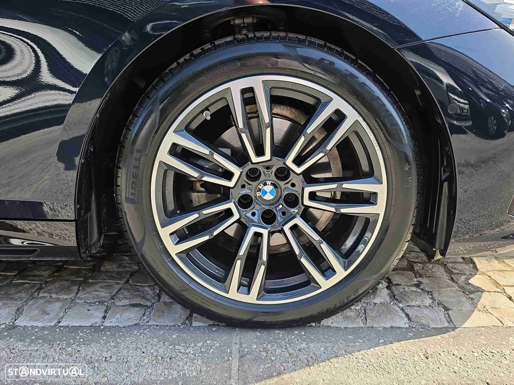 BMW 520 d Pack Desportivo M - 17