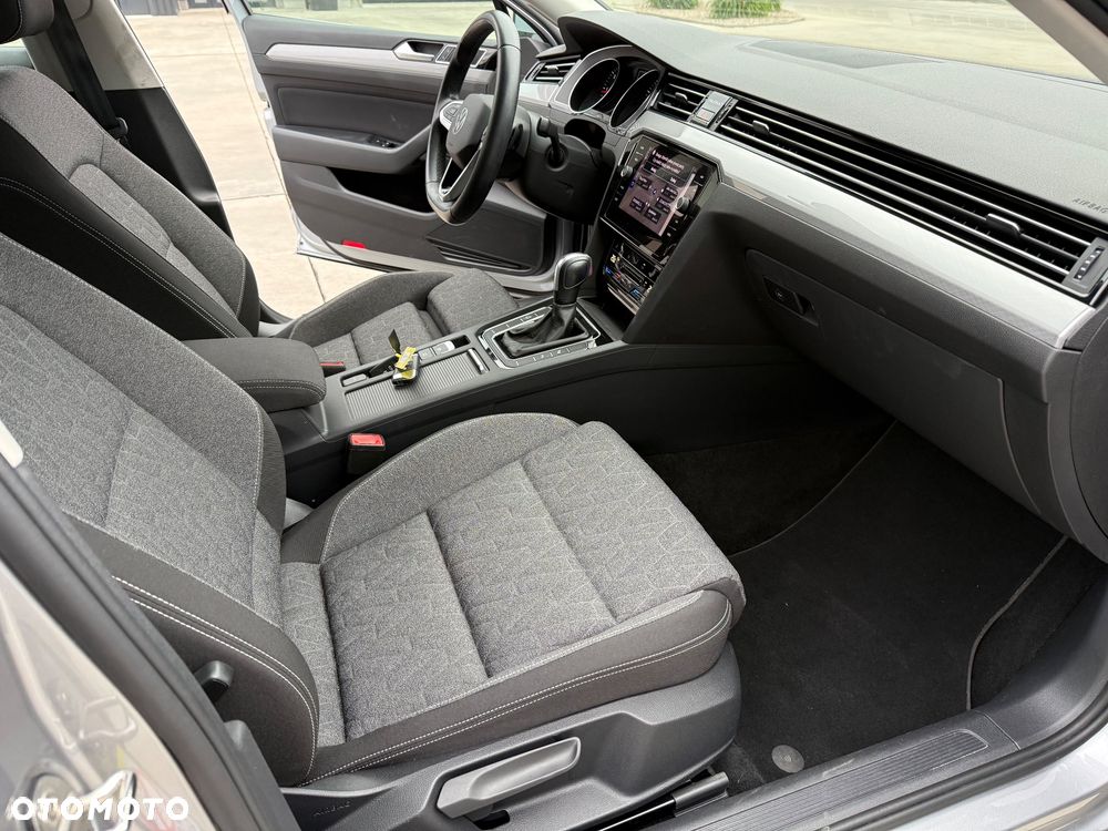 Volkswagen Passat Variant 2.0 TDI Business DSG - 24