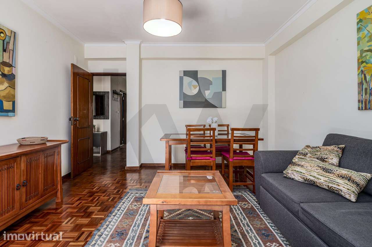 Apartamento T2 Mobilado com Varanda e Garagem | Benfica - Grande imagem: 5/23