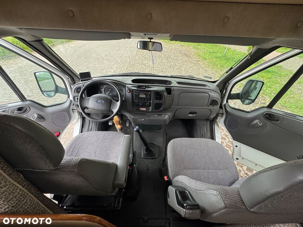 Ford Transit - 13