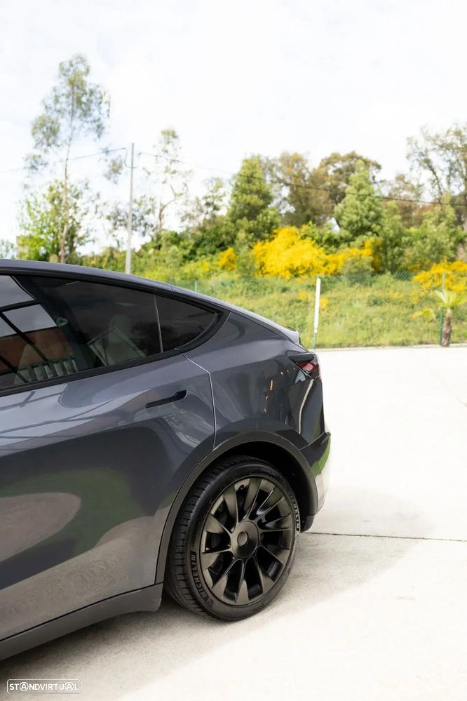 Tesla Model Y Long Range Tração Integral - 16