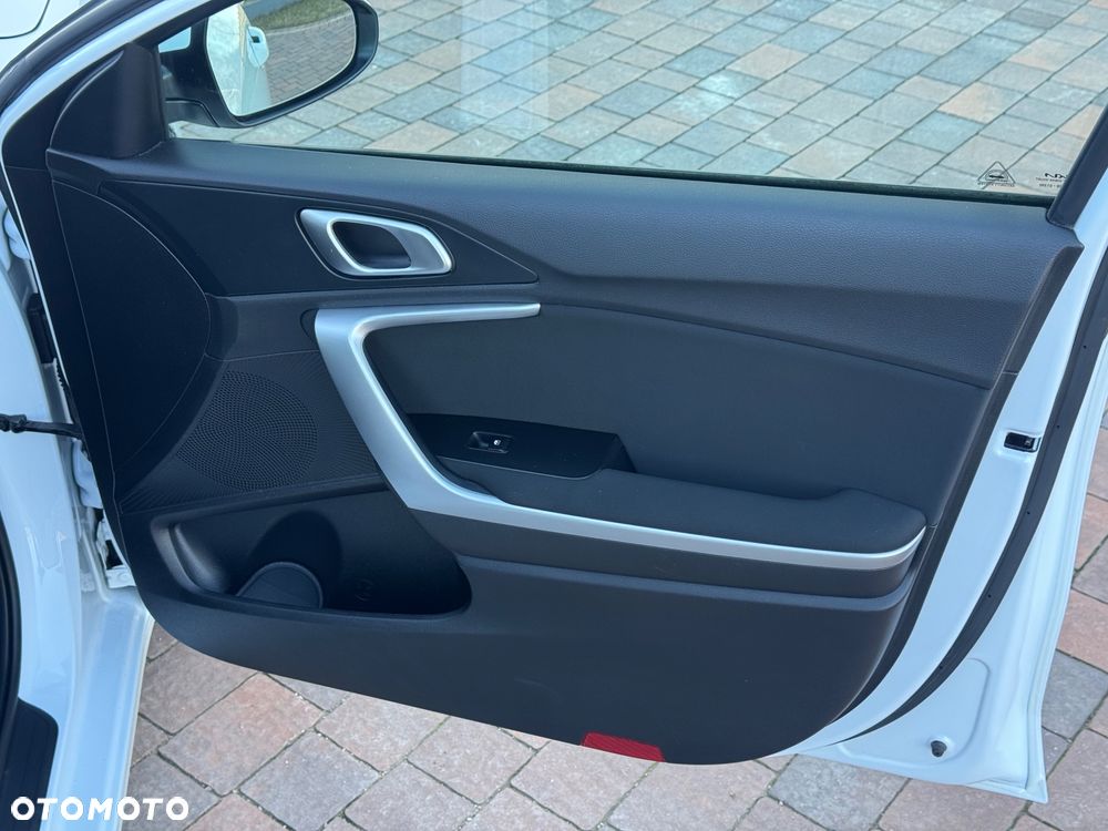 Kia Ceed 1.5 T-GDI M - 38