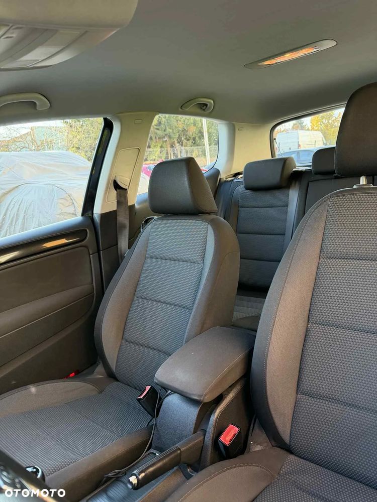 Volkswagen Golf - 10