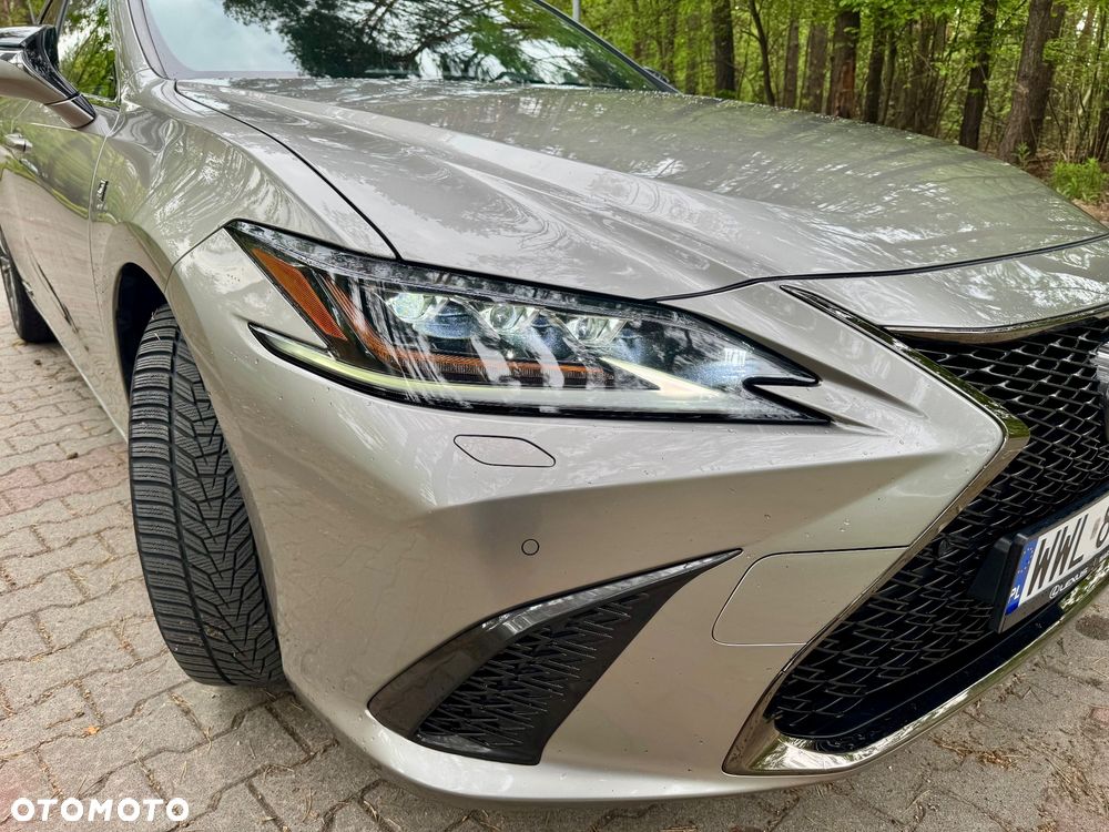 Lexus ES 300h F Sport - 7