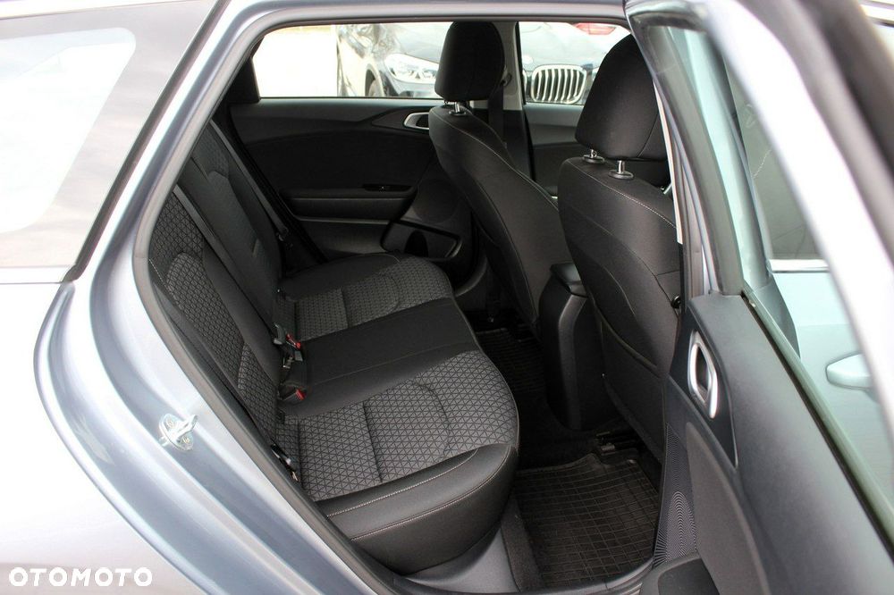 Kia Ceed 1.6 CRDi mHEV M - 13