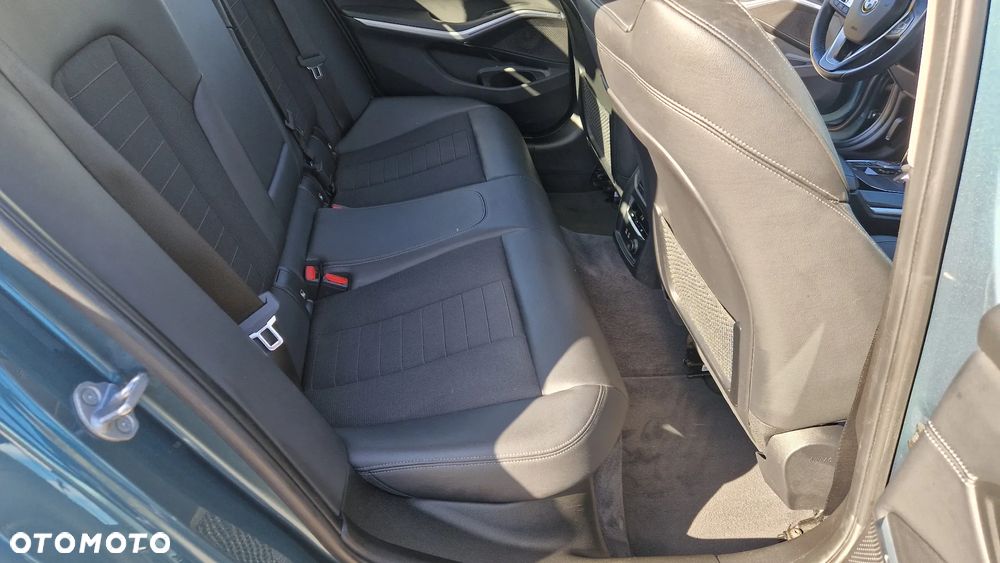 BMW Seria 3 320i GPF Sport - 35