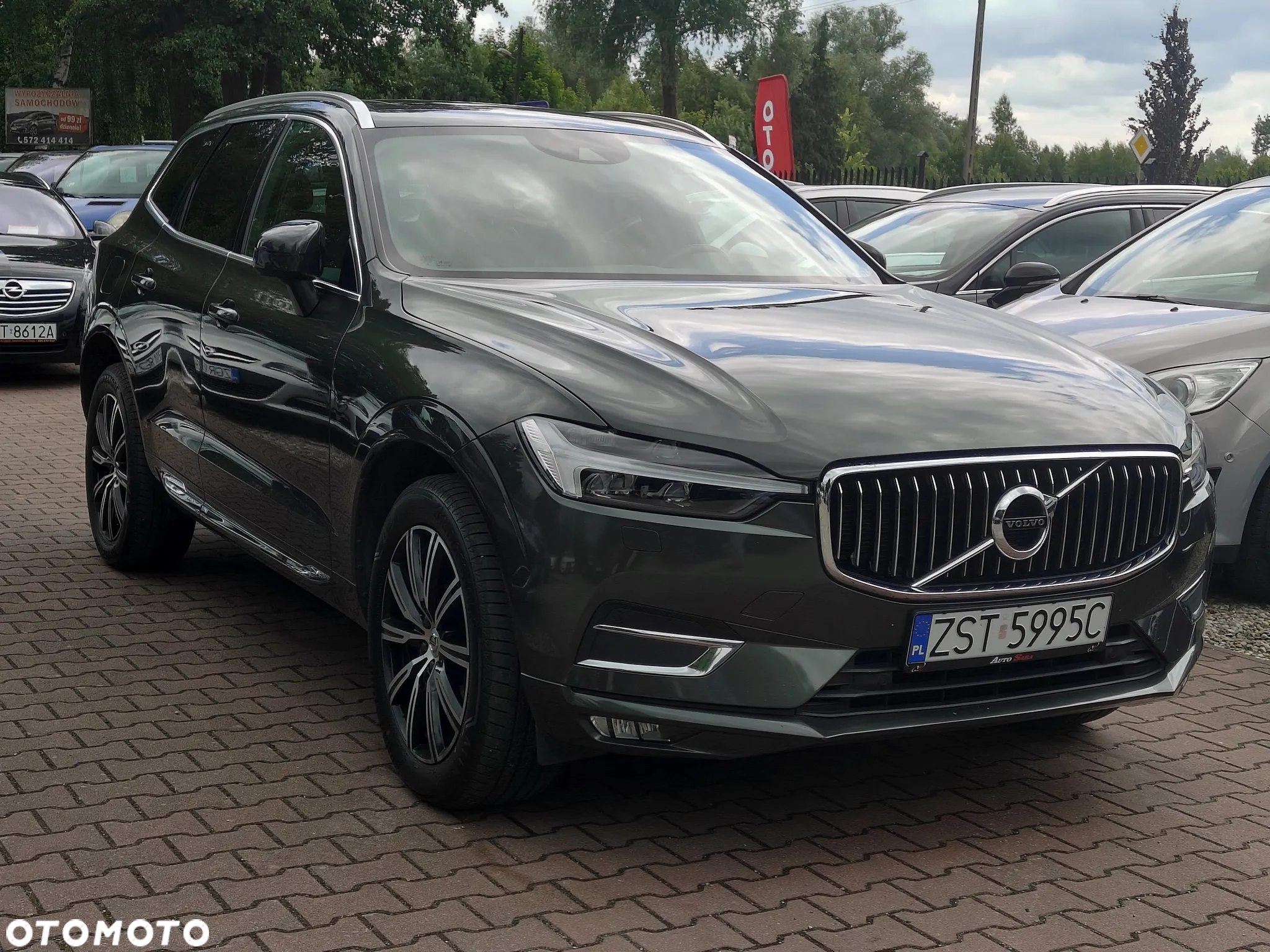 Volvo XC 60 B4 D AWD Geartronic Momentum Pro - 2