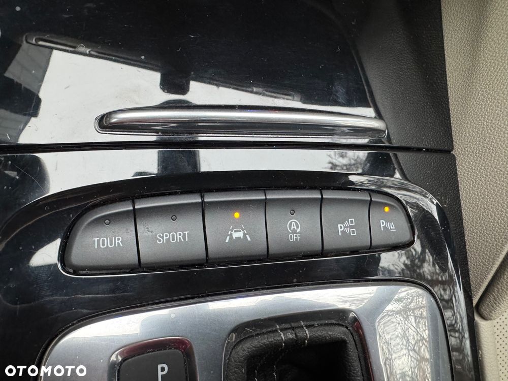 Opel Insignia 2.0 BiTurbo 4x4 Ultimate Exclusive - 27