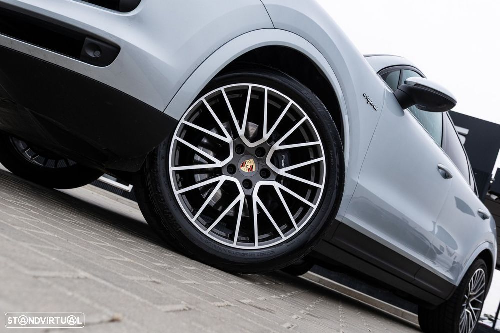 Porsche Cayenne Coupé E-Hybrid - 6