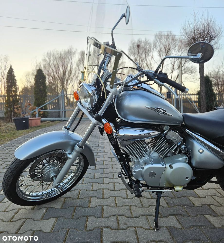 Suzuki Intruder - 10
