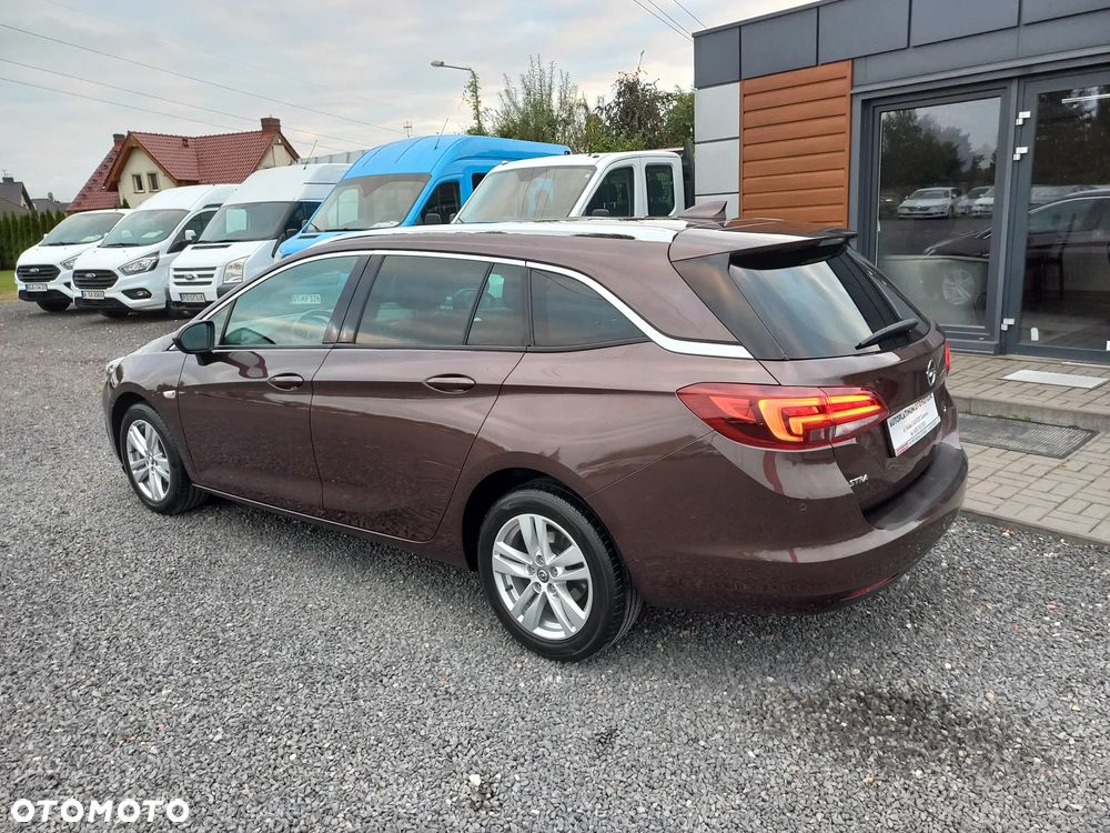 Opel Astra 1.6 D (CDTI) Dynamic - 4
