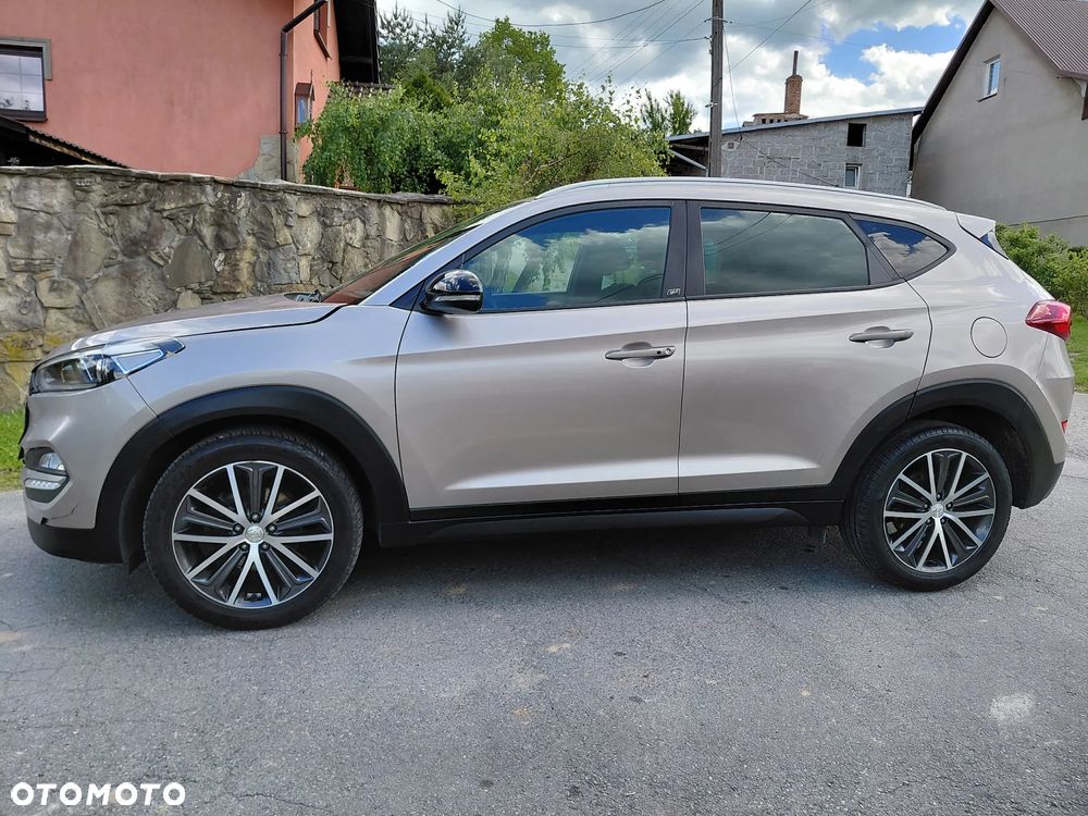 Hyundai Tucson 1.7 CRDI BlueDrive GO 2WD - 10