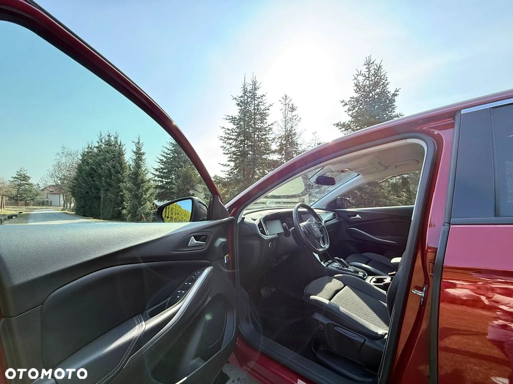 Opel Grandland X 1.2 T GPF Design&Tech S&S - 14