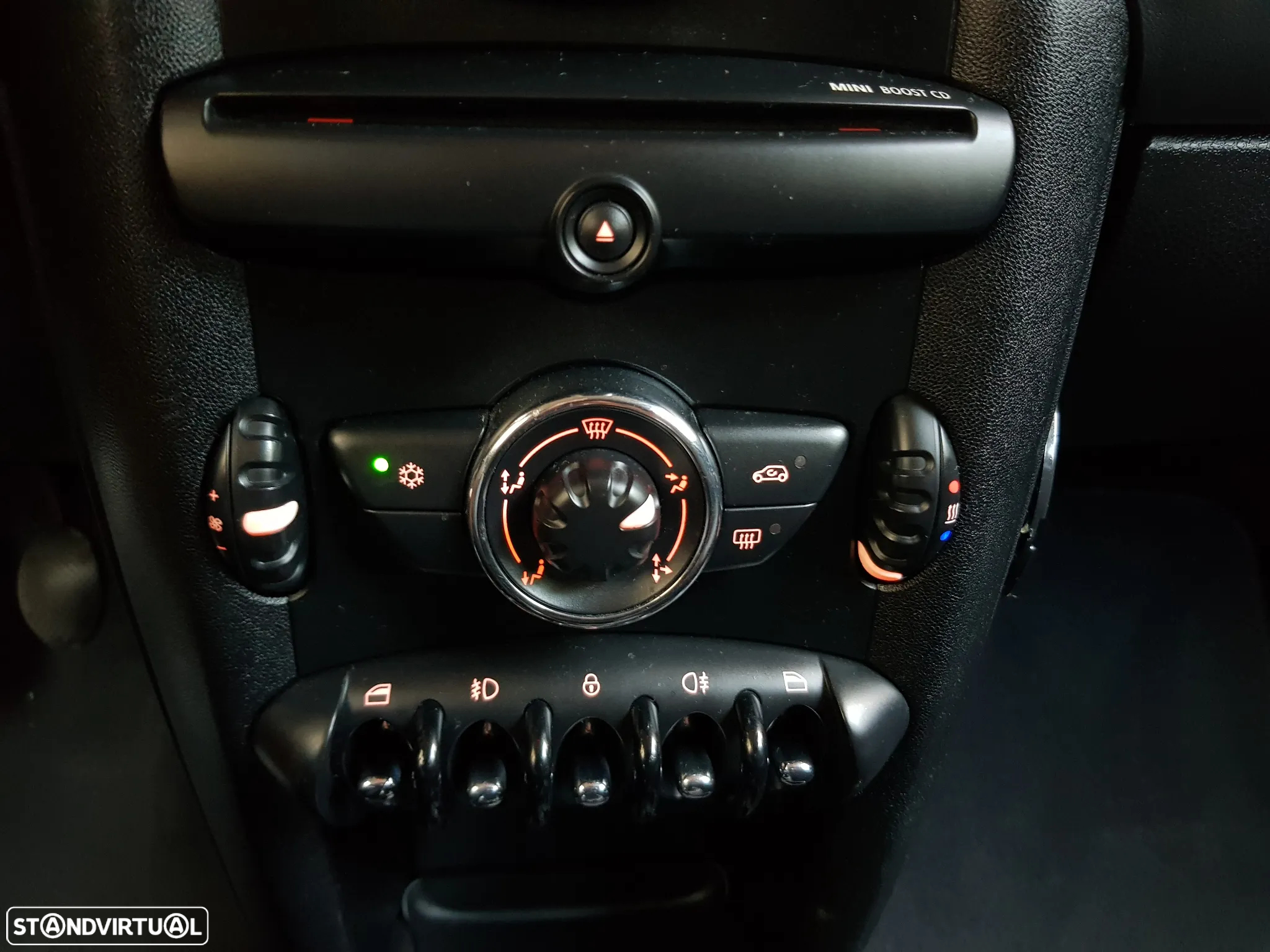 MINI 3 Portas One D - 18