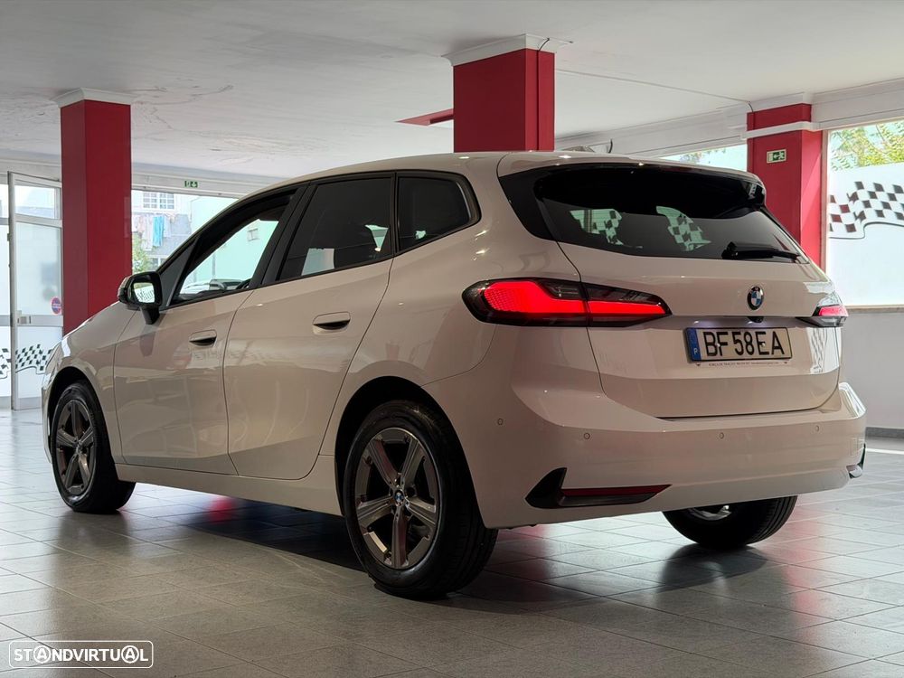 BMW 218 Active Tourer i Line Luxury Auto - 4