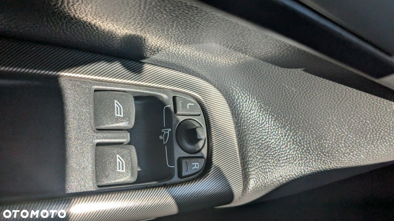 Volvo C30 - 25