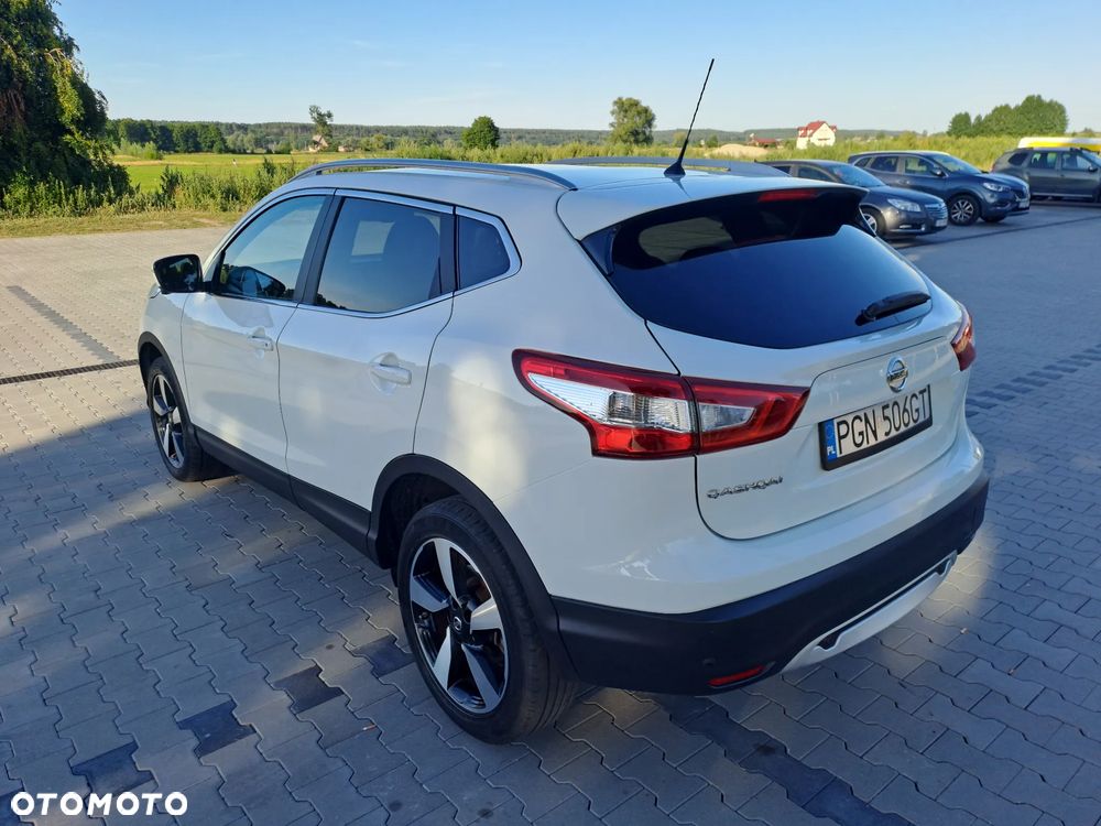 Nissan Qashqai 1.6 DCi Xtronic TEKNA - 3