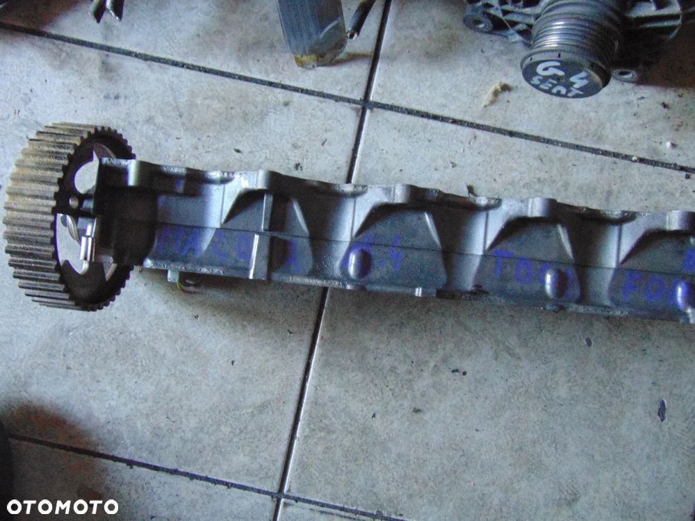 Wałek rozrządu mazda ford 1,4 tdci