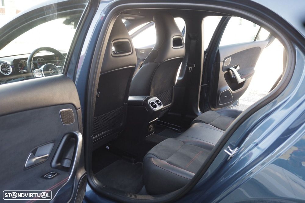Mercedes-Benz A 180 d AMG Line - 30