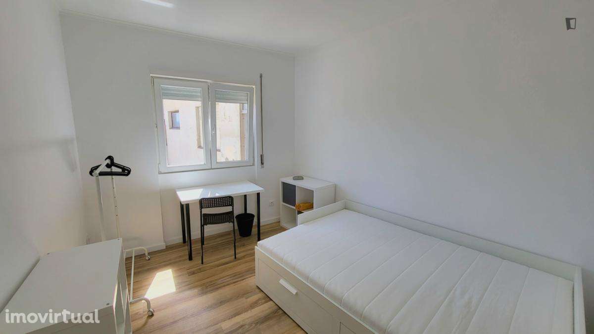 Quarto - localizado em Rio Tinto Porto - Grande imagem: 3/20