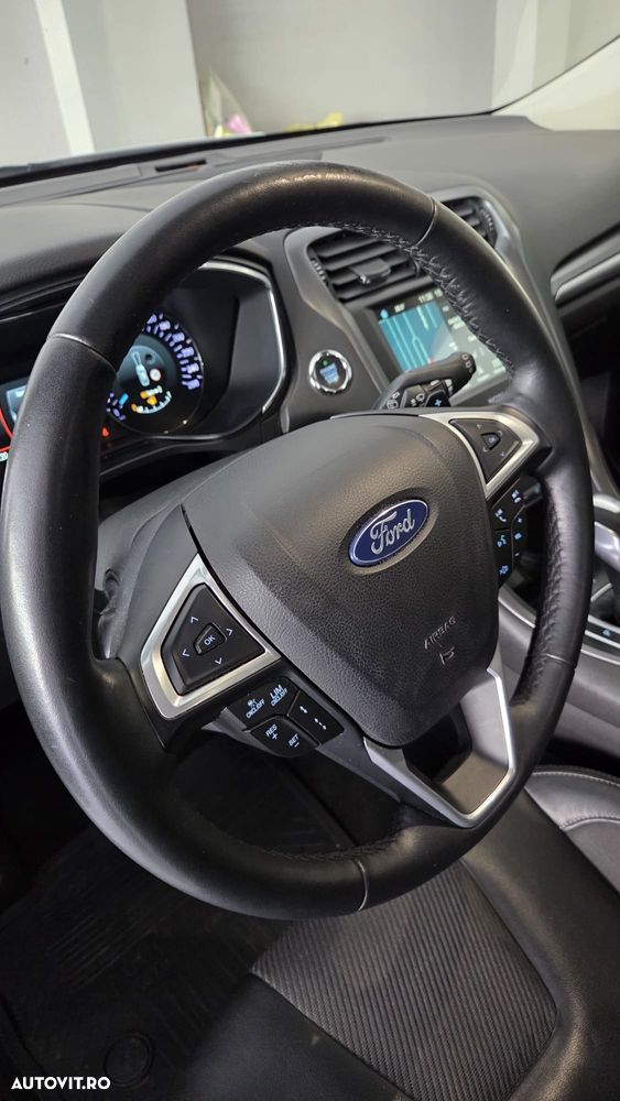 Ford Mondeo 2.0 TDCI PowerShift AWD Titanium - 26